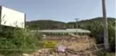 Bir kişi arazisinden geçtiğini öne sürdüğü yolu trafiğe kapattı