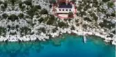 Doğal sit alanına raylı sistem döşeyerek malzeme taşıyıp kaçak villa diktiler