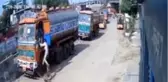 Hindistan'da leopar saldırısından son anda kurtuldu