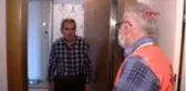 VEFA HATTINDA BAYRAK İSTEDİ, 10 BİN LİRA BAĞIŞLADI