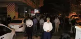 Alparslan Kuytul, koronavirüs tedbirlerini protesto etmek için vakıf üyeleriyle sokakta namaz kıldı