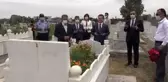 Şehitliklerde hüzünlü bayram