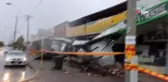 Avustralya'da fırtına 60 bin evi elektriksiz bıraktı