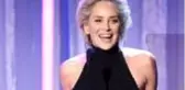 62 yaşındaki Sharon Stone, havuz önünde kasklı ve bikinili poz verdi