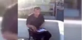 Kısıtlamada evinin çatısından komşularına müzik keyfi yaşattı