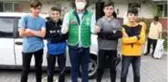 Tanju Çolak, İnsani Yardım Vakfınca düzenlenen organizasyonda ihtiyaç sahiplerine yardım etti