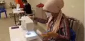 Kadın çiftçiler günde 1000 maske üretiyor