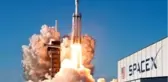 SpaceX nedir? SpaceX nereye gidiyor? SpaceX'de kaç kişi var? SpaceX sahibi kim? SpaceX önemi nedir? Crew Dragon uzay aracının özellikleri nelerdir?