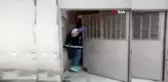 İzmir'de sahte içki imalathanesine baskın: 2 gözaltı