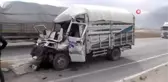 Son Dakika: Kamyonet tıra arkadan çarptı: 1 ölü, 1 yaralı