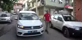 İZMİR Kızılay görevlisi, salgın nedeniyle yeni doğan bebeğini ve eşini balkondan görüyor