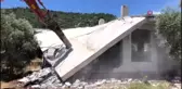 Molla İbrahim Koyu'nda bulunan kaçak yapı yıkıldı