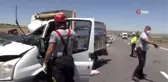 Kazada kamyonet içerisinde sıkışan gencin imdadına sağlıkçı belediye başkanı yetişti