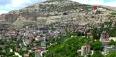 Doğası ve turkuaz renkli baraj gölüyle görenleri mest ediyor