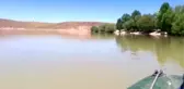Yasa dışı balık avı için serilen ağların gözlerine takılan yabani kuşlar kurtarıldı