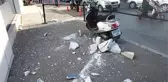 Kafasına gaz beton parçası düşen motosiklet sürücüsünü, kaskı kurtardı