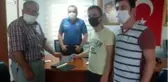 Buldukları parayı sahibine ulaştıran işçiler, ödülü kabul etmediler