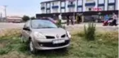 BURSA Park halindeki otomobile çarpıp tarlaya giren aracın sürücüsü yaralandı