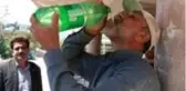 Salgın sonrası vatandaşların akın ettiği çeşme! Bidon bidon doldurup götürüyorlar