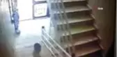 Karısı altınlarını ve çocuklarını alıp başkasıyla kaçtı