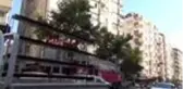 Şiddetli rüzgar nedeniyle binanın dış cephe kaplaması uçtu