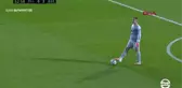 SPOR Seyircisiz maçta sahaya seyirci daldı!..