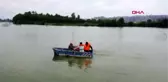 BURSA Su altında kalan mezarlığa sandalla gidip, dua ediyorlar