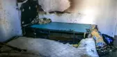 Yatalak yaşlı adam, yorgana düşürdüğü sigaradan çıkan yangında ağır yaralandı