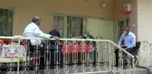 Van'da 96 yaşındaki ve yeni çocuğu olan babalara kutlama