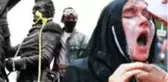 Beyaz Saray'ın önündeki Andrew Jackson heykeli göstericiler tarafından yıkılmak istendi