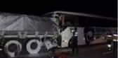 Son dakika: Uşak'ta yolcu otobüsü ile kamyonun çarpıştığı kazada 2 kişi öldü, 18 kişi yaralandı