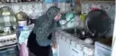 Son dakika... 800 bin lira değerindeki altınlarını banka kasasından alarak, dolandırıcalara teslim etti