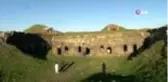 Savaşlarda yıkılmayan tarihi tabyanın her noktası çöküyor.
