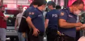 KAĞITHANE'DE SİLAHLI SALDIRI BİRİ 8 YAŞINDA ÇOCUK 3 KİŞİ YARALANDI