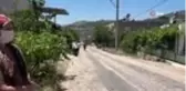 Cinnet getiren baba öldürdüğü kızları ile son yolculuğuna uğurlandı