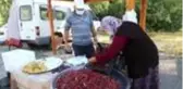 Çubuk'lu kadınlar, ürünlerini kurulan pazarda satarak ekonomiye katkı sağlıyor