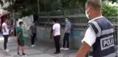 Koronavirüs denetiminde polisi gören vatandaşlar, sosyal mesafe düzenine geçmesi ilginç anlara sahne oldu