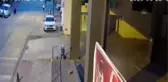 Kadının cep telefonunu kapkaç yöntemiyle çaldı