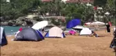 Tatilciler çadırı tercih etti, sahiller çadır kente döndü