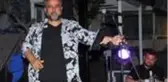 Bülent Serttaş'a hayranı sahnede 10 bin dolarlık yüzük hediye etti