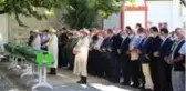 Günün yürek dağlayan fotoğrafı! Selde hayatını kaybeden 4 kişiden 3'ü yan yana defnedildi