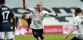 Beşiktaş, derbide F.Bahçe'yi 2-0 yendi ve ligi ilk 4 sırada bitirmeyi garantiledi
