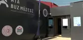 Buz müzesi yaz ayında ziyaretçilerine iki mevsimi birden yaşatıyor