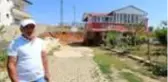 Elektrik faturalarından kurtulmak için evinin bahçesine güneş panelleri kurdu