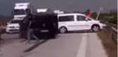 Lastiği değiştirilen araca hafif ticari araç çarptı: 1 ölü, 3 yaralı
