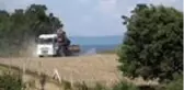 Silivri'de kaçak yapılar belediye ekiplerince yıkıldı