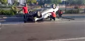 Devrilen otomobilin sürücüsü ağır yaralandı