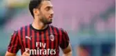 Hakan Çalhanoğlu, ayrılık iddialarını sosyal medyadan yalanladı