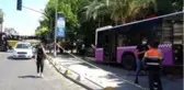 Kadıköy'de otobüs Müjdat Gezen Sanat Merkezi'nin bahçesine girdi: 5 yaralı