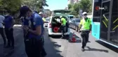 Kadıköy'de otobüs Müjdat Gezen Sanat Merkezi'nin bahçesine girdi: 5 yaralı
